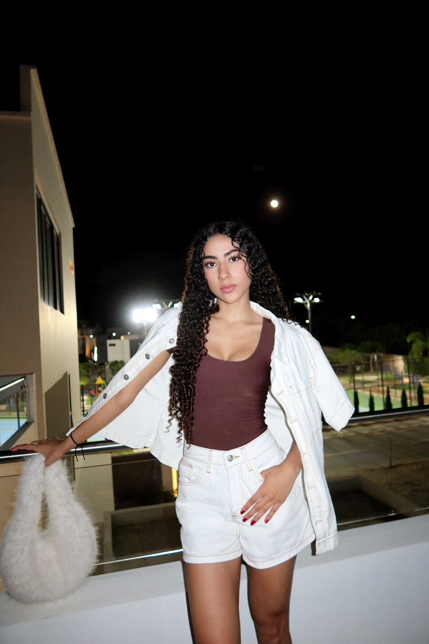 SET WHITE VIBE REF O-9006